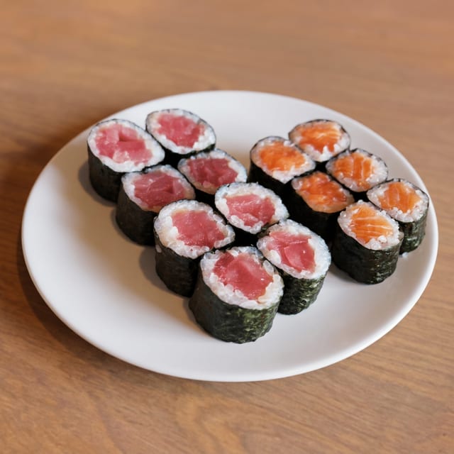 Tuna Roll*.