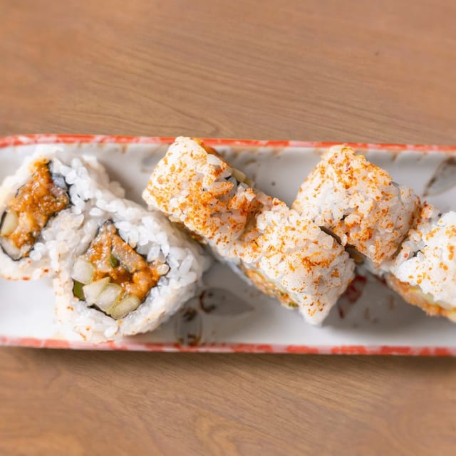 Spicy Yellowtail Roll*.