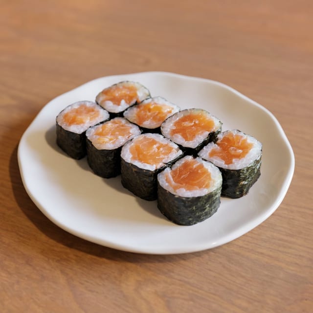 Salmon Roll*.