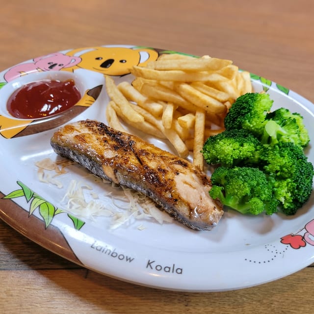 Kid's Plate - Grilled Salmon.